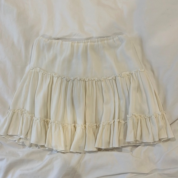 Size 4 Princess Polly white skirt. - Picture 1 of 2